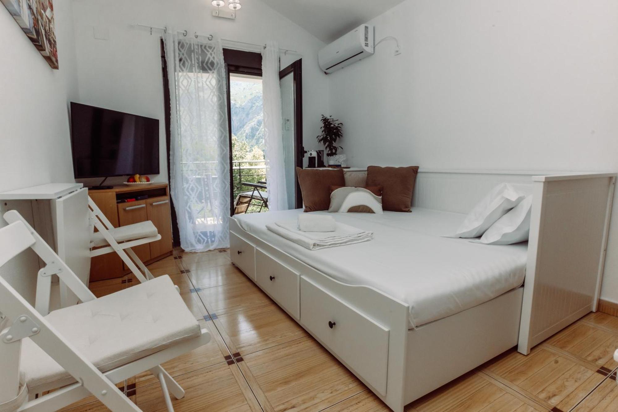 Zoi Apartment Котор Екстериор снимка